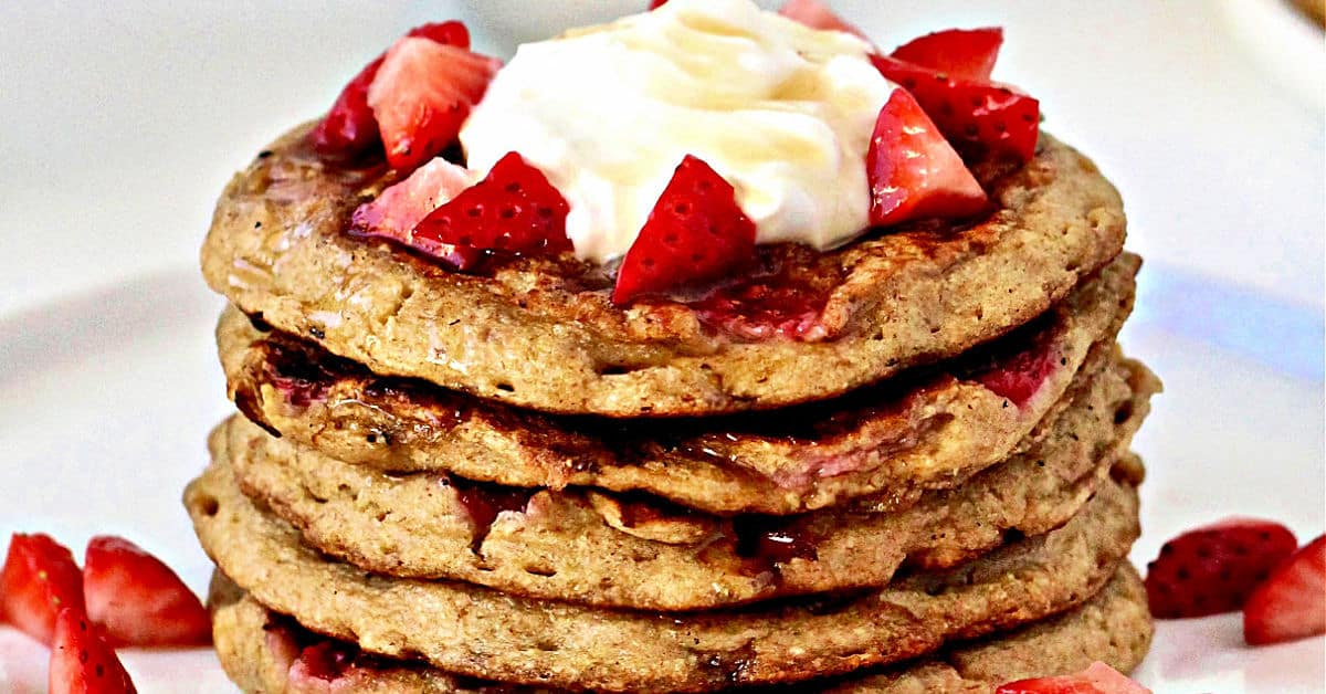 Flourless Oat Strawberry Pancakes: Quick & Wholesome Blender Recipe